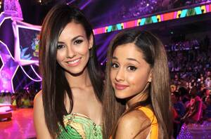 Ariana Grande Victoria Justice Lesbian - Victoria Justice Addresses 'Stupid' Ariana Grande Feud Rumors â€“ Billboard