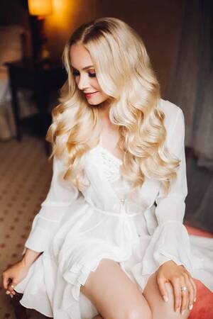 Dove Cameron Sexy - Dove cameron Stock Photos, Royalty Free Dove cameron Images | Depositphotos