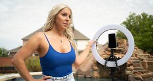 Banned Family Three Some - Meet the family behind 'Texas Thighs,' an account for a mom's salacious  photos (when it isn't getting banned)