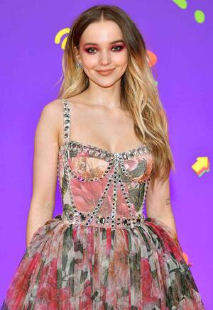 Dove Cameron Lesbian Sex - Dove Cameron Shares How Her Life Has Changed Since Coming Out as Queer