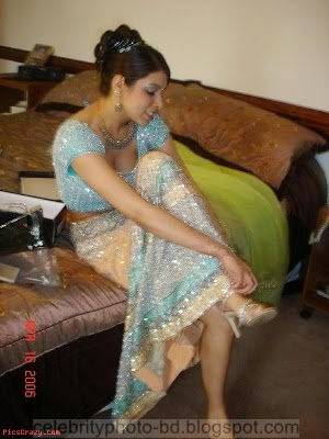 girl indians in saree nude only - Hot Indian Housewives and Bhahi Girls in Saree Photos(27 Pics)â€¦