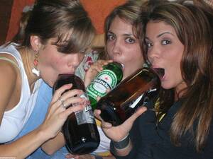 deepthroat beer - Chic deep throat beer bottle - New porn 2020.