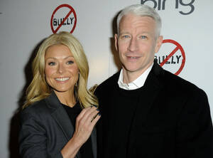 Kelly Ripa Celebrity Cartoon Porn - Anderson Cooper comes out, gets sea of support from celebrity friends Kelly  Ripa, Ellen DeGeneres â€“ New York Daily News