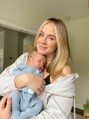 Fucking My Sleeping Mom - This Mom Posted A TikTok Of Herself Dancing In Front Of Her Newborn And Got  Death Threats