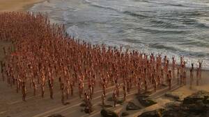 australian nude beach sex - Naked volunteers pose for Tunick artwork on Bondi Beach - BBC News
