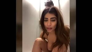 arab cam girl porn - French Arab camgirl squirting in a public bathroom stall â€“ xhamster Gold