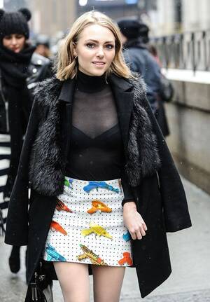 Annasophia Robb Porn Black - AnnaSophia Robb expose her top stills for Fashion Week in NY (Feb.15, 2016)  | Fashion, Fashion week 2016, Fashion week