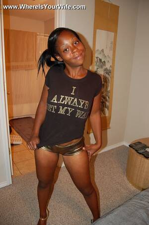 homemade black housewife - Lovely black housewife spreading wide on th - XXX Dessert - Picture 4