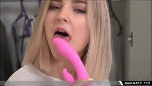 Big Tit Girl Sex Toy - Big Tits Lady Jay Masturbates With Sex Toys - XVIDEOS.COM