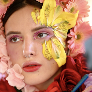 Bella Thorne Bondage Porn - Bella Thorne Talks Polyamory, Weed, and Staying Friends With Exes