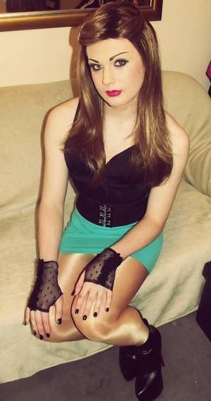 chick tranny frontal - TransGender / TGirl / CrossDress / Transvestite / Shemale / Sissy / Babes /  Dominas - All very Feminine - only full body shots - exactly 42624 pics.