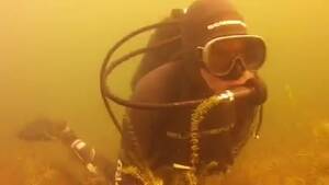 Diving Bear Porn - Underwater scuba diving solo masturbation - ThisVid.com