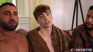 Middle Eastern Men Fuck - Two arabs fucking a white twink - XVIDEOS.COM