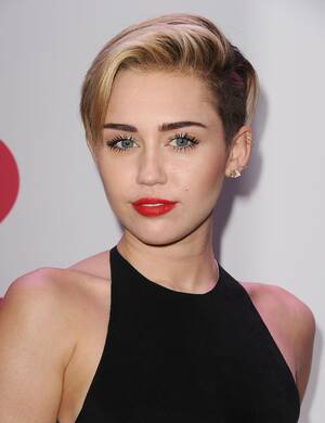 Miley Cyrus And Emma Watson Porn Captions - Miley Cyrus Private Photos Leaked | Teen Vogue