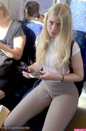 Candid Girl Looking At Porn - Candid porn - XxxJay