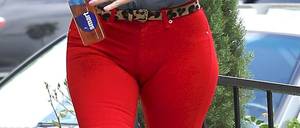 khlo+???+?t? kardashian upskirt - Khloe Kardashian camel toe