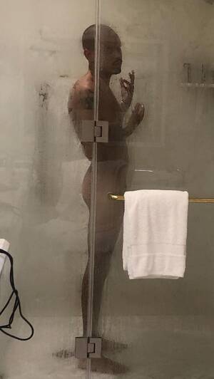 Ashlee Simpson Nude Porn - Ashlee Simpson shocks fans with nude photo of husband Evan Ross on his 33rd  birthday | The US Sun