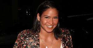 Brittney Smith Boobs Porn - Diddy Allegedly Pressured Cassie to Get Breast Implants and Remove Them One  Day Later