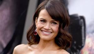 Carla Gugino Porn Star Wars - Carla Gugino won't sleep nude : Actress reveals why she refuses to sleep in