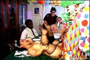Asian Midget Clown Porn - Watch Bridget the Midget fucks a clown - Pussy, Clown, Midget Porn -  SpankBang