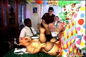 Midget Clown Porn - Watch Bridget the Midget fucks a clown - Pussy, Clown, Midget Porn -  SpankBang