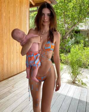 emily ratajkowski - Emily Ratajkowski faces more blacklash over breastfeeding after Piers  Morgan jibes - Mirror Online