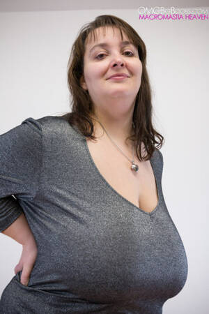 amateur boobs bbw - Chubby amateur pulls and stretches her gigantic boobs - Pichunter