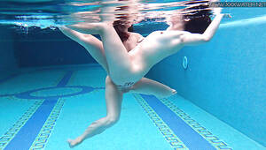 lesbian girls naked underwater - Underwater Show Lesbian Porn Videos | xCafe.com