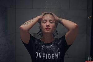 Celeb Porn Demi Lovato - Private Photos Of Demi Lovato Have Been Leaked Online, And She Seems  Totally Fine With It | Stellar