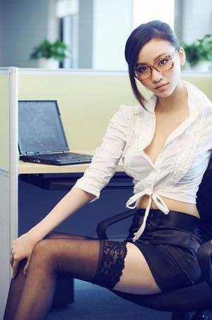 asian hot girlie - Hot-Chinese-Girl-Sexy-Pantyhose.jpg (532Ã—803)