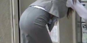hot office voyeur - Hot office worker bending over and showing street candid ass - Tnaflix.com