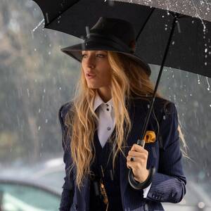 Blake Lively Hairy Pussy - 'A Simple Favor' Spoilers: 17 Bonkers Things Blake Lively Says and Does in  the Movie | Glamour