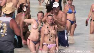 amateur twins topless beach - Topless Twins In The Water - The Twins - EPORNER