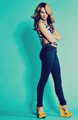 Disney Lesbian Porn Bridgit Mendler - Pin on Celebrity's Style