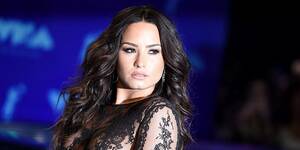 hot lesbian orgy demi lovato - Demi Lovato Tells 'Rude' HuffPost Editor to 'Chill Out' About Her Sexuality