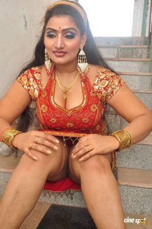 bulky indian girl nude sex - babilona bulky aunty - upskirt, inner thigh, big cleavage.