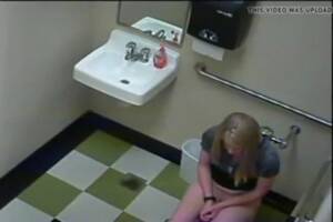 blonde toilet cam - Blonde overhead toilet cam - ThisVid.com