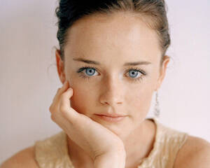 Alexis Bledel - Alexis Bledel habla sobre la pelÃ­cula 50 Sombras | 50 Sombras de Grey