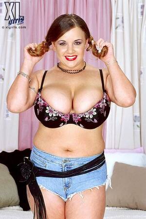 Casey Cleavage - Casey Cleavage - Free pics, galleries & more at Babepedia