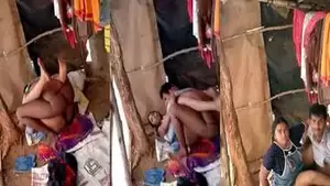 indian slum girls nude sex - Indian Slum Couple Caught Fucking On Voyeur S Cam porn indian film