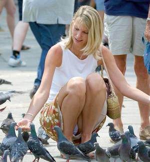 candid upskirt voyeur up shirt - 