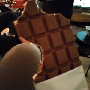 candy bar 30s porn - How my step sister eats chocolate : r/mildlyinfuriating