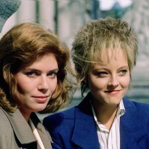 Jodie Foster Lesbian - Jodie Foster â€” Her Showbiz Years Spent In The Closet!