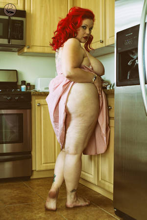 April Flores Pussy - kickingoffmyheels: Get the affordable foot app to see more of April Flores  in her bare