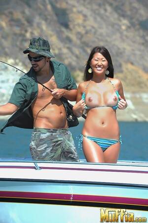 asian topless boat - Asian bombshell Beti Hana banged hard on a yacht - Pichunter