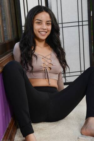 black light skin ebony nude - Light Skin Ebony Nude Porn Pics - PornPics.com