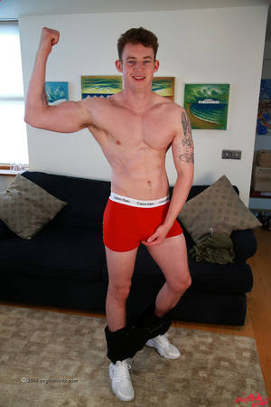 Huge Tall Men Porn - EnglishLads