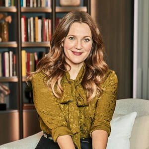 Barrymore Drew Pussy Miley Cyrus - Drew Barrymore Doesn't Mention The Writer's Strike In First Monologue Back  On Her Talk Show: 'Let's Go Girls!' - SHEfinds