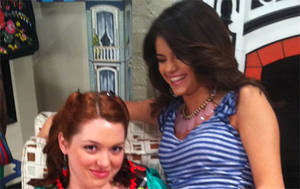 Miley Cyrus Selena Gomez Lesbian Porn - Pussy lips selena gomez â€” photo 8