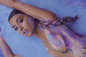 Ariana Grande Big Tits Porn - Ariana Grande posts and then deletes topless photo on Instagram | WHO  Magazine